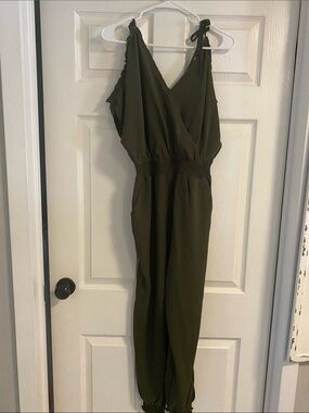 Pretty Garden Olive Green Sleeveless Jumpsuit with Elastic Waist Cold Shoulder S